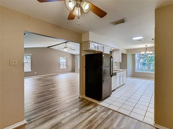 4th image of 11603 Sweetwater Trl