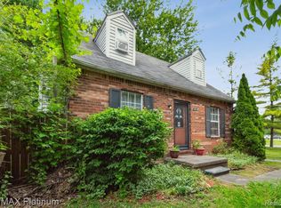 47495 Sugarbush Rd, Chesterfield, MI 48047