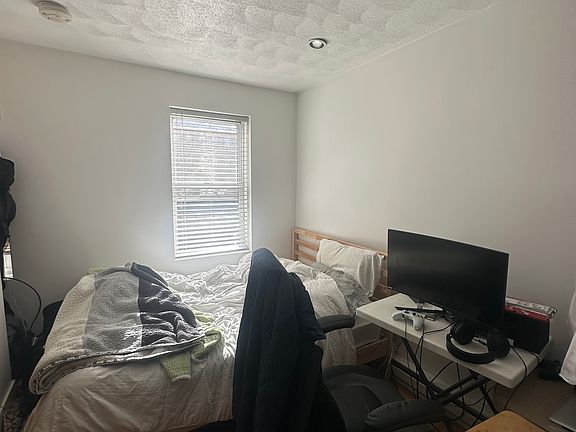 5th image of 20 Hanover Ave #5