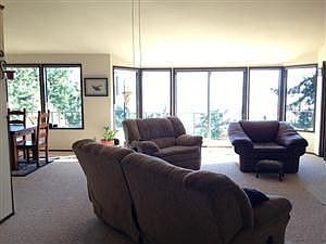 4th image of 70 Buck Way