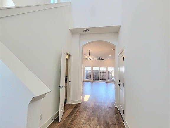 4th image of 8558 Sommery Ln