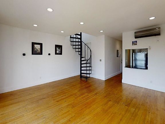 3rd image of 1365 Fulton St #2