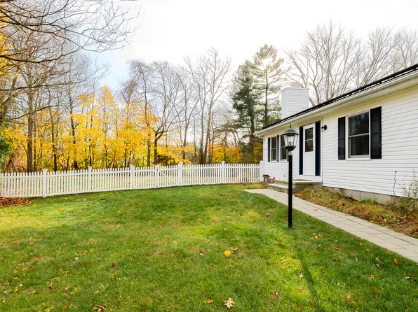 39 Willow Court, Clinton, CT 06413