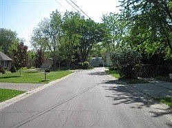 4th image of 482 Greenfield St