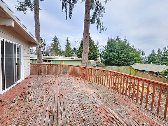 3rd image of 1244 170th Ave NE