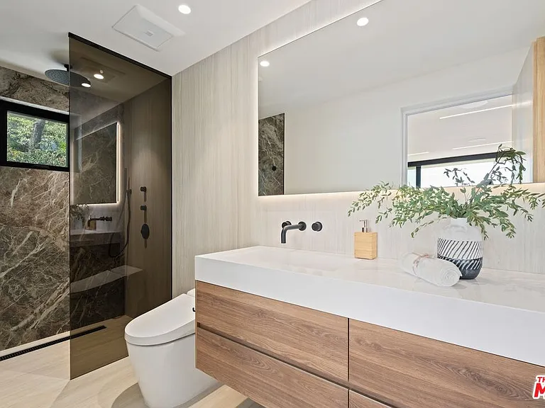 2501 Banyan Dr — Photo 36