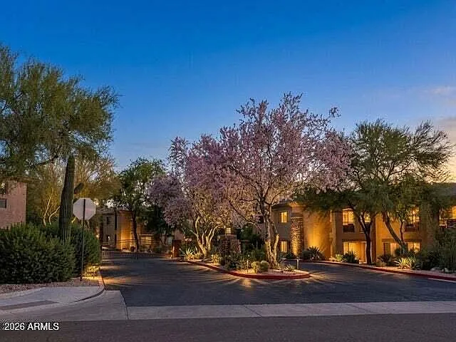 2 bed, 2.0 bath, 1298 sqft, $2,300 — Photo 3