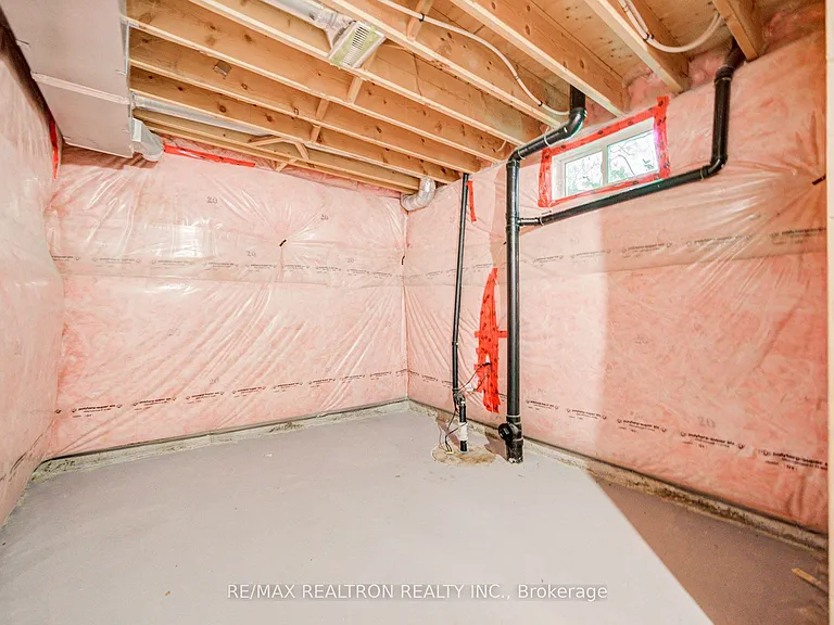 48 Robert Wilson Cres — Photo 45