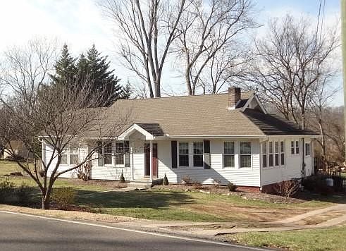 1st image of 4215 NE Washington Pike