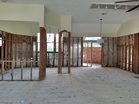 2nd image of 10531 Moorcreek Dr
