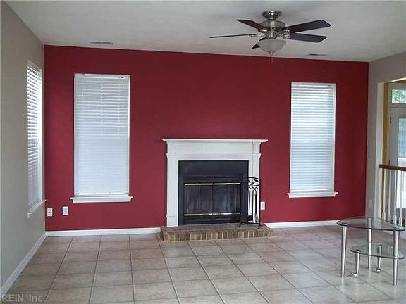 3rd image of 1115 Fern Ln