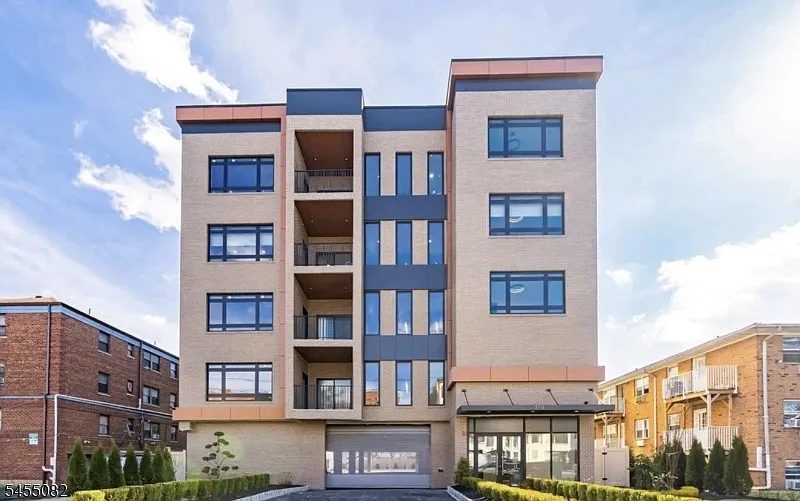 2 bed, 2.0 bath, $2,600 — Photo 1