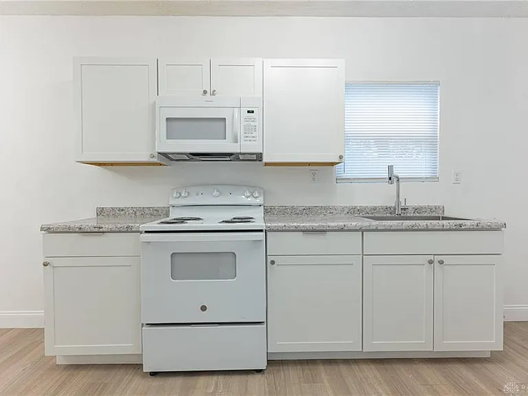 321 Deeds Ave #319 — Photo 5