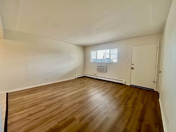 2nd image of 1601 Garrison St APT 4