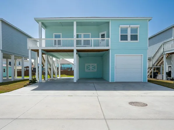 107 Paradise Dr, Rockport, TX 78382