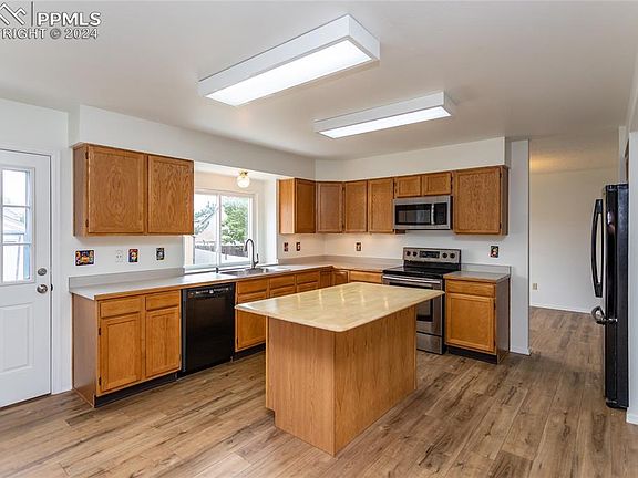 2nd image of 7829 Scarborough Dr