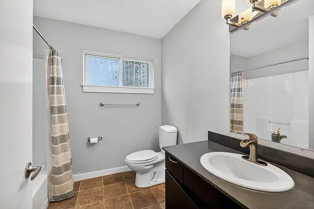 5010 N Prieur St — Photo 13