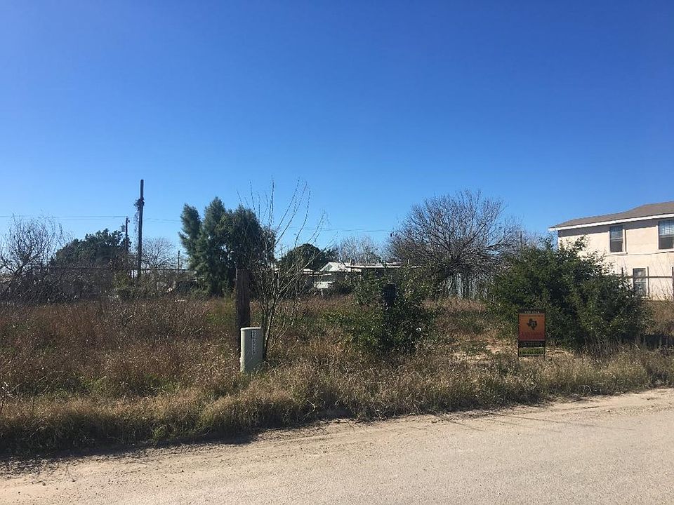 2nd image of 326 S Madero St