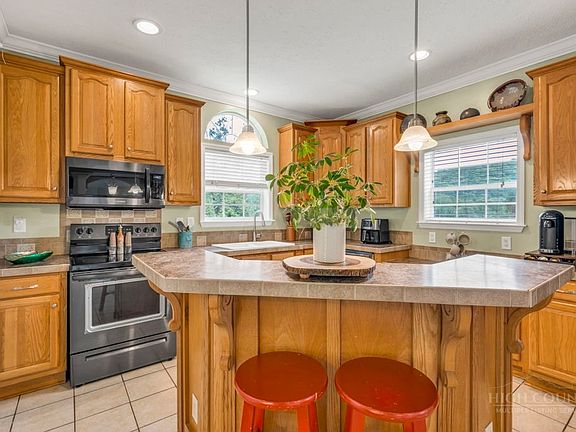 3rd image of 2377 Longhope Road