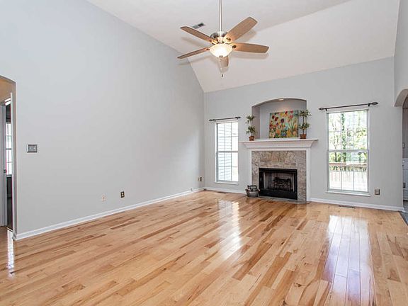 5th image of 2028 Saint Gregorys Ct