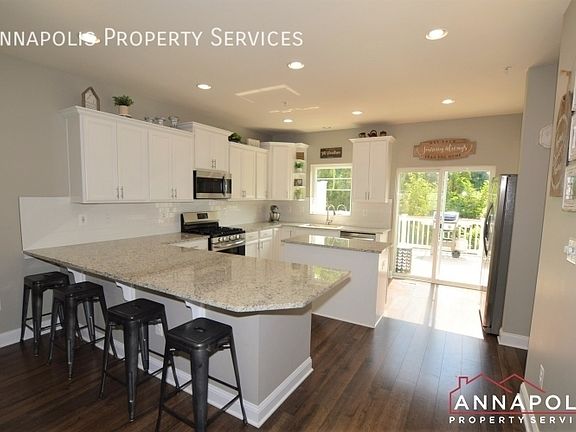 2nd image of 7113 Yamhill Way