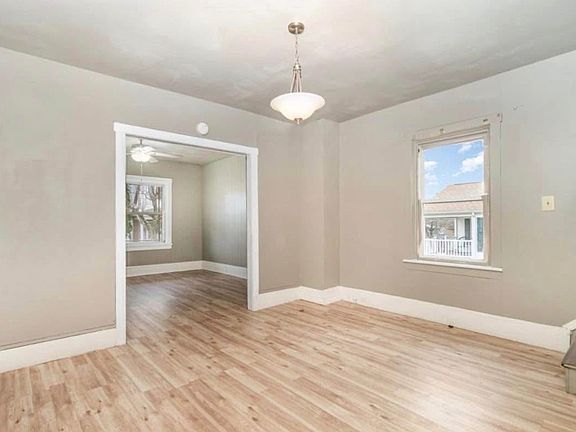 2nd image of 118 N 6th St