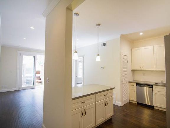 3rd image of 957 Hayes St APT 4