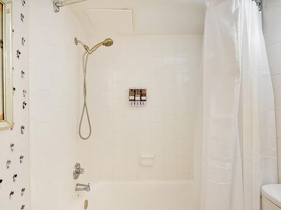 3rd image of 1909 S Atlantic Ave #818