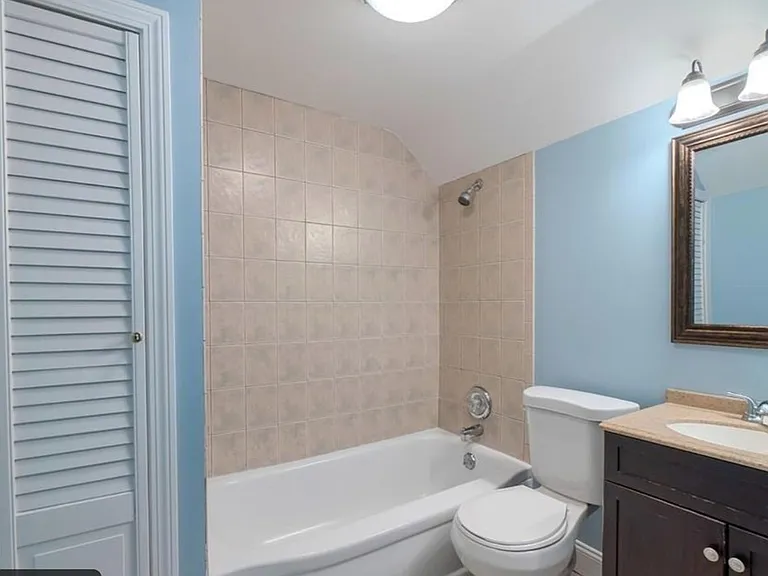 142 E Meadow Rd — Photo 19