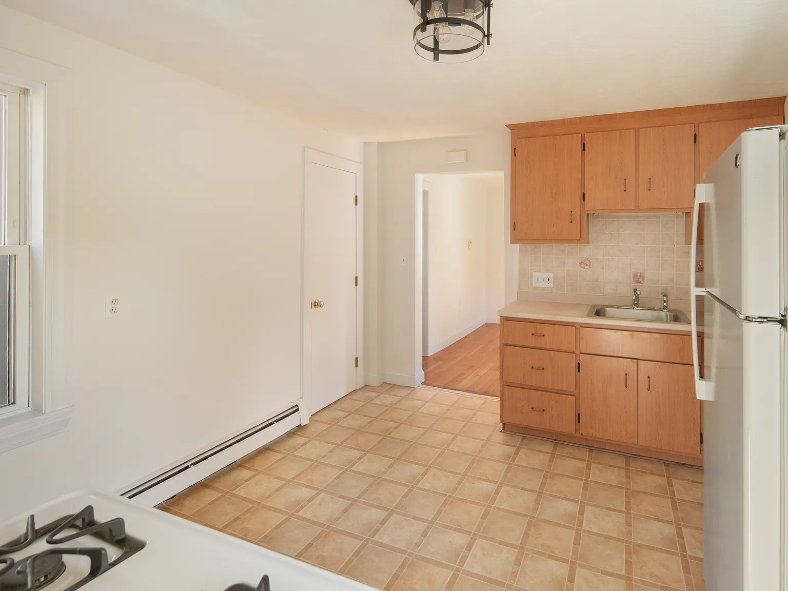 2 bed, 704 sqft, $2,400 — Photo 2