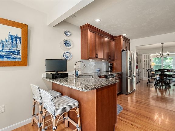 5th image of 3 Flint Pond Dr #3