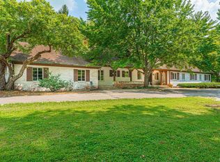 1 Greenwood Ln, Elkhart, IL 62634