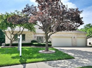 121 Rose Dr, Bloomingdale, IL 60108