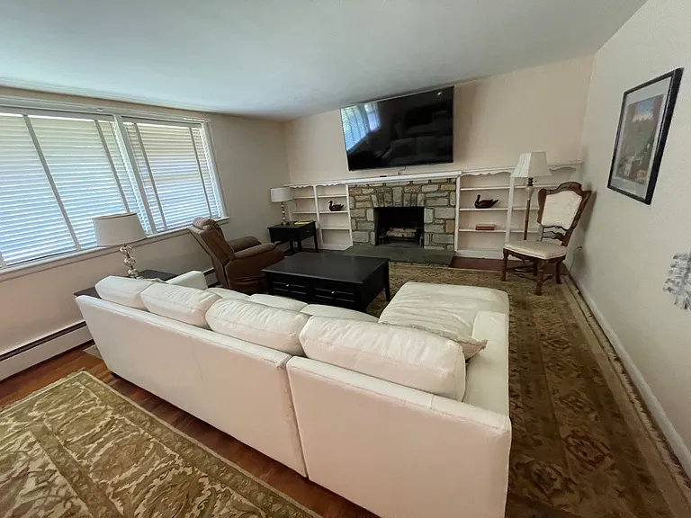 906 S Bellevue Ave — Photo 13