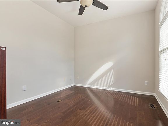 5th image of 47190 Brasswood Pl