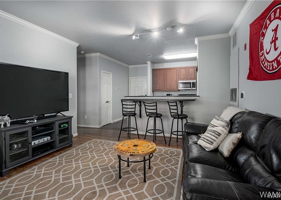 1st image of 600 13th St Unit 532