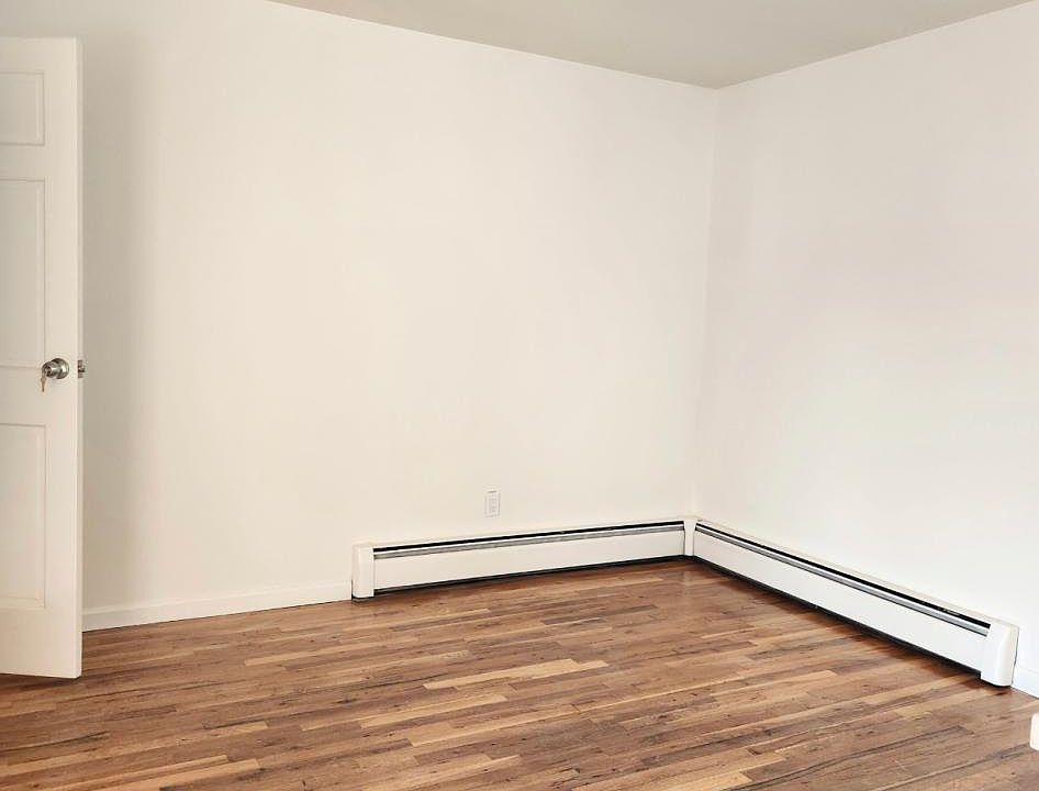 1st image of 1022 Throggmorton Ave #3