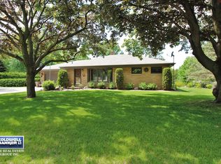 1248 Crestwood Dr, Green Bay, WI 54313