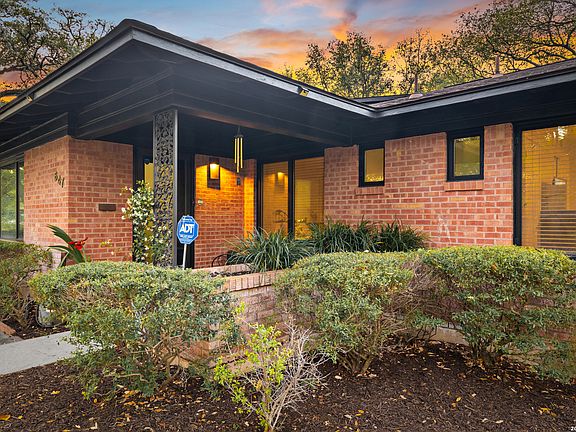 5th image of 647 Cave Ln