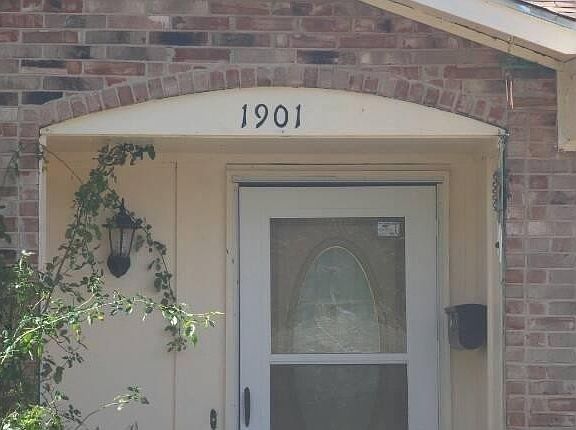 4th image of 1901 Southstone Ln