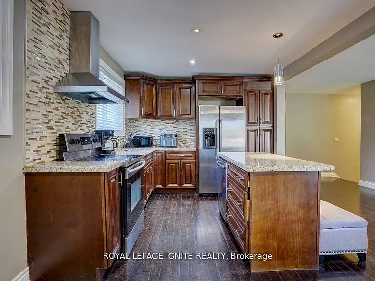 53 Sundance Cres #MAIN FL — Photo 7
