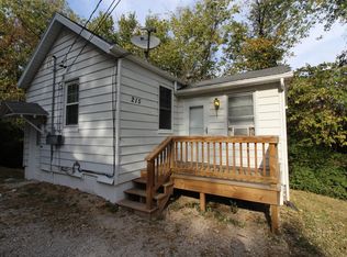 215 Woodcrest Dr, Belleville, IL 62223