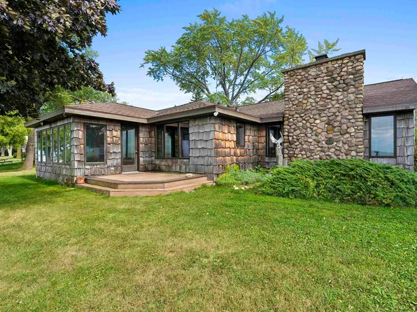 N9613 Bay Shore Ln, Luxemburg, WI 54217