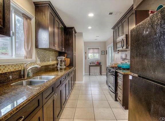 3rd image of 12931 Kipway Dr
