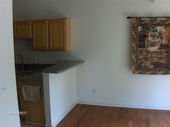5th image of 5581 Elmhurst Dr #168