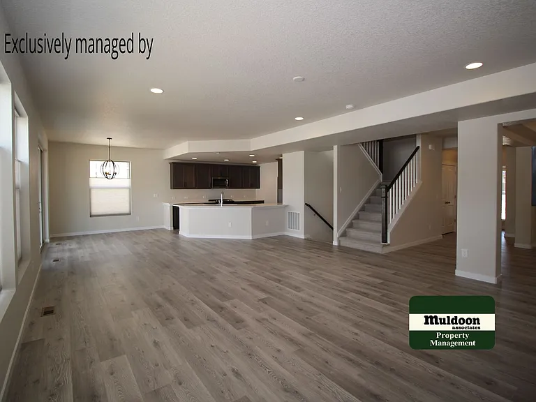 1070 Rambling Oak Dr — Photo 16