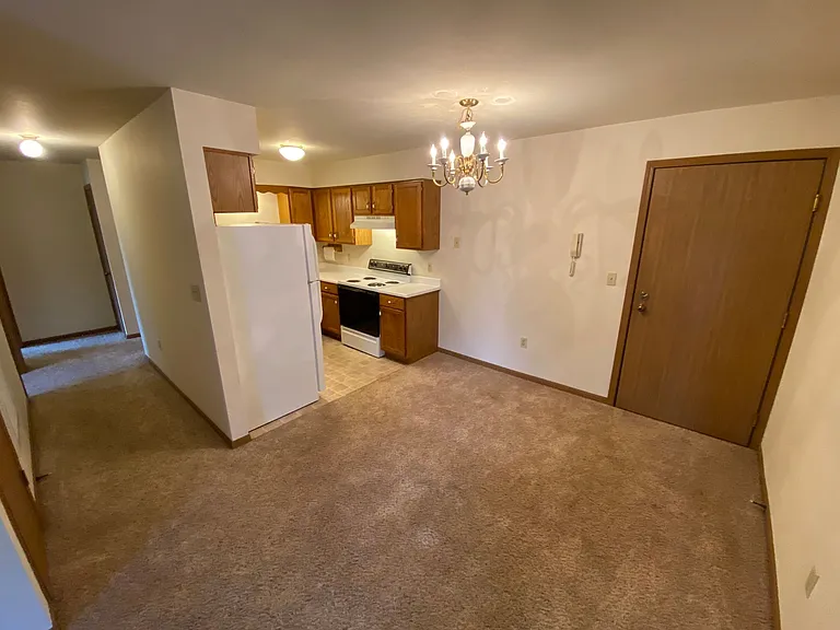 Riverbend East Apartments — Photo 13