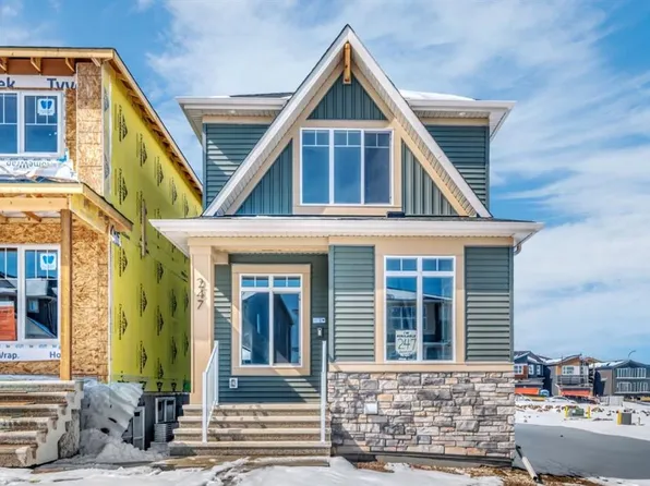 247 SE Annette Villas NW, Calgary, AB T3R 2K5