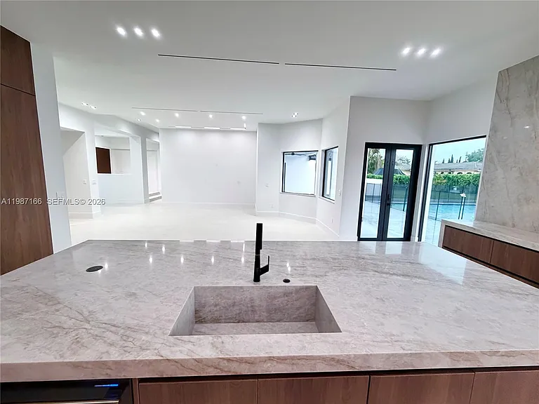 SW 134th Ave — Photo 9