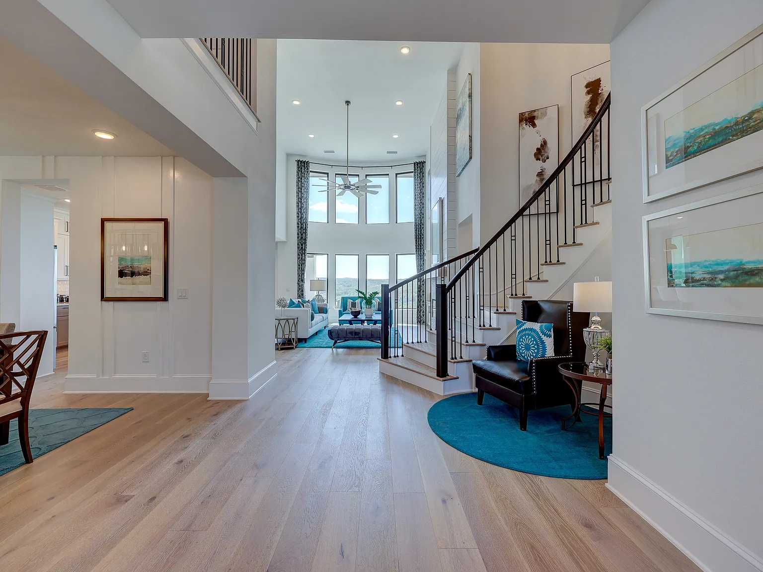 5 bed, 3841 sqft, $6,900 — Photo 3